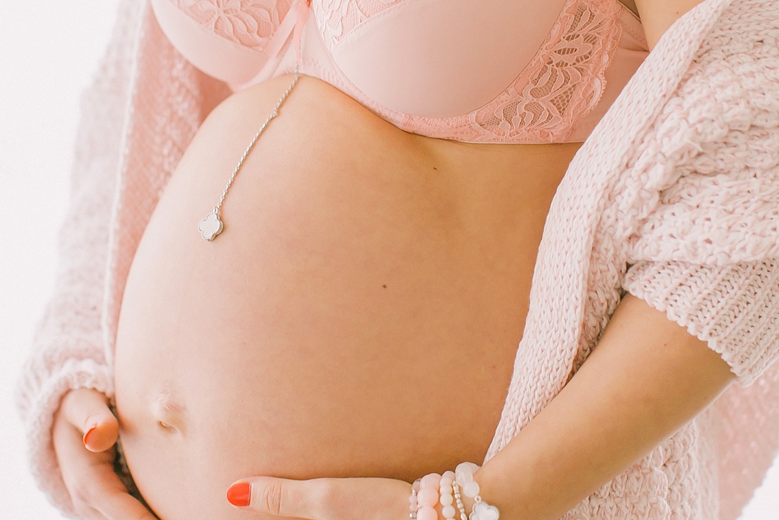 What is a pregnancy bola ?